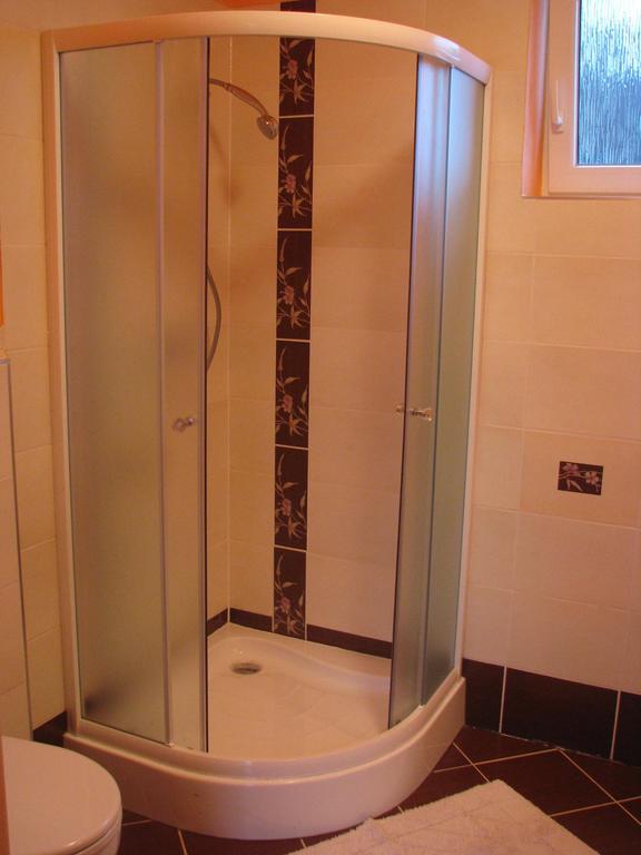 Appartement Privat Mariva à Liptovský Mikuláš Chambre photo
