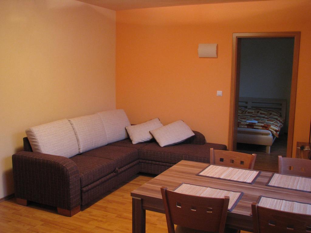 Appartement Privat Mariva à Liptovský Mikuláš Chambre photo